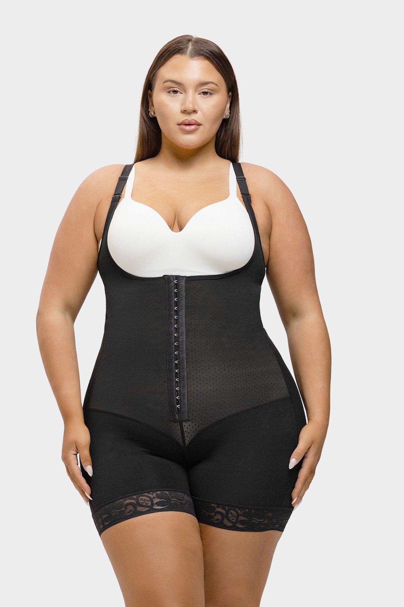 Felicia Short Powernet® - Ademende Latex Body met Open Borst, Buikcontrole en Stevige Compressie Shapewear.